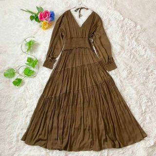 アメリヴィンテージ(Ameri VINTAGE)の極美品✨アメリ　SLANT SHIRRING PLEATS DRESS　サイズM(ロングワンピース/マキシワンピース)