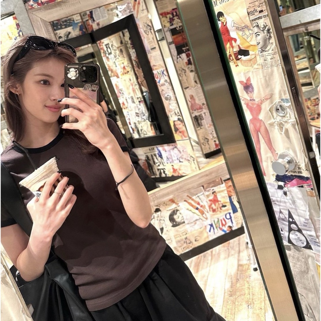 最終値下げTWICE サナ着用 Courreges(クレージュ) ロゴ トップス 最終値下げTWICE サナ着用 Courreges(クレージュ) ロゴ トップス