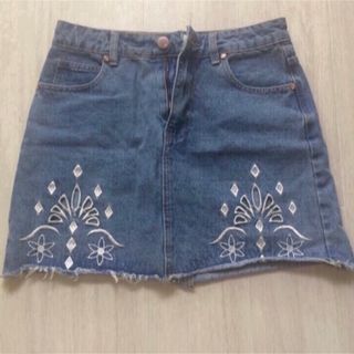 ザラ(ZARA)の刺繍 デニム スカート(ミニスカート)