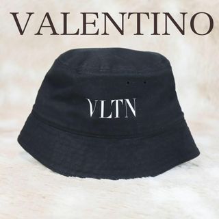 ヴァレンティノガラヴァーニ(valentino garavani)のヴァレンティノガラヴァーニ VLTNロゴ サイズ58 バケットハット ブラック(ハット)