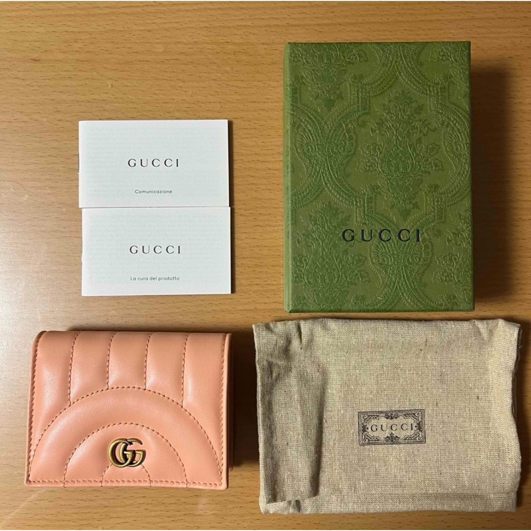 GUCCI - GUCCI グッチ ggマーモント 2つ折り コンパクト GUCCI - GUCCI グッチ ggマーモント 2つ折り コンパクト