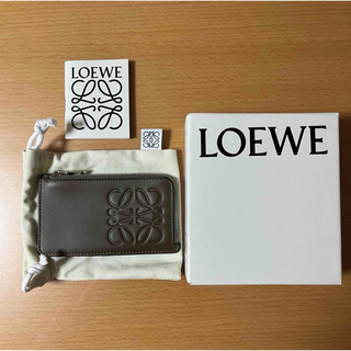 ロエベ(LOEWE)のロエベ  LOEWE コインカードホルダー　アナグラム  型押し　ブラウン　新品(財布)
