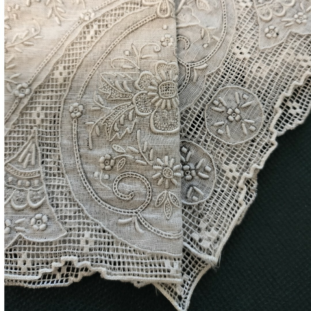 汕頭 刺繍 スワトウ ハンカチ SWATOWの通販 by ココリン's shop 汕頭 刺繍 スワトウ ハンカチ SWATOWの通販 by ココリン's shop