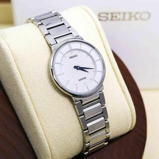 セイコー(SEIKO)の《美品》SEIKO Exceline 腕時計 ホワイト レディース 外箱付 p(腕時計)