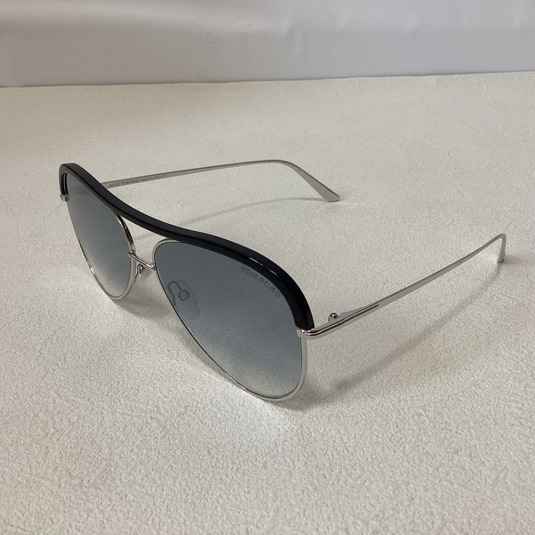 TOM FORD - ⭐︎新品未使用⭐︎TOM FORD ティアドロップ TOM FORD - ⭐︎新品未使用⭐︎TOM FORD ティアドロップ