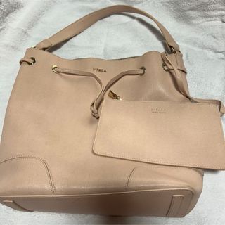 フルラ(Furla)の美品　FURLA 巾着バッグ(ハンドバッグ)