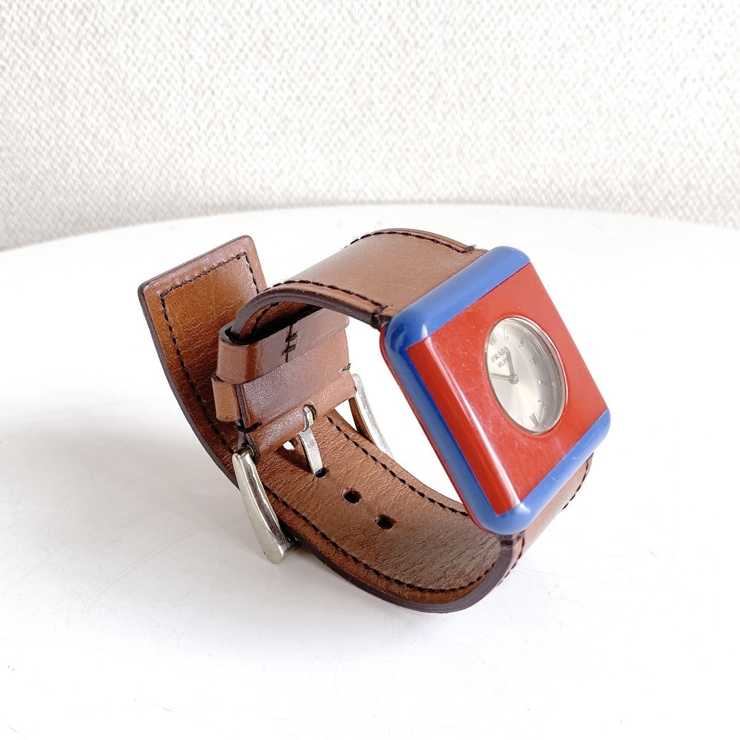 PRADA - プラダ時計 希少 レア 2〜3回使用の通販 by nana's shop PRADA - プラダ時計 希少 レア 2〜3回使用の通販 by nana's shop