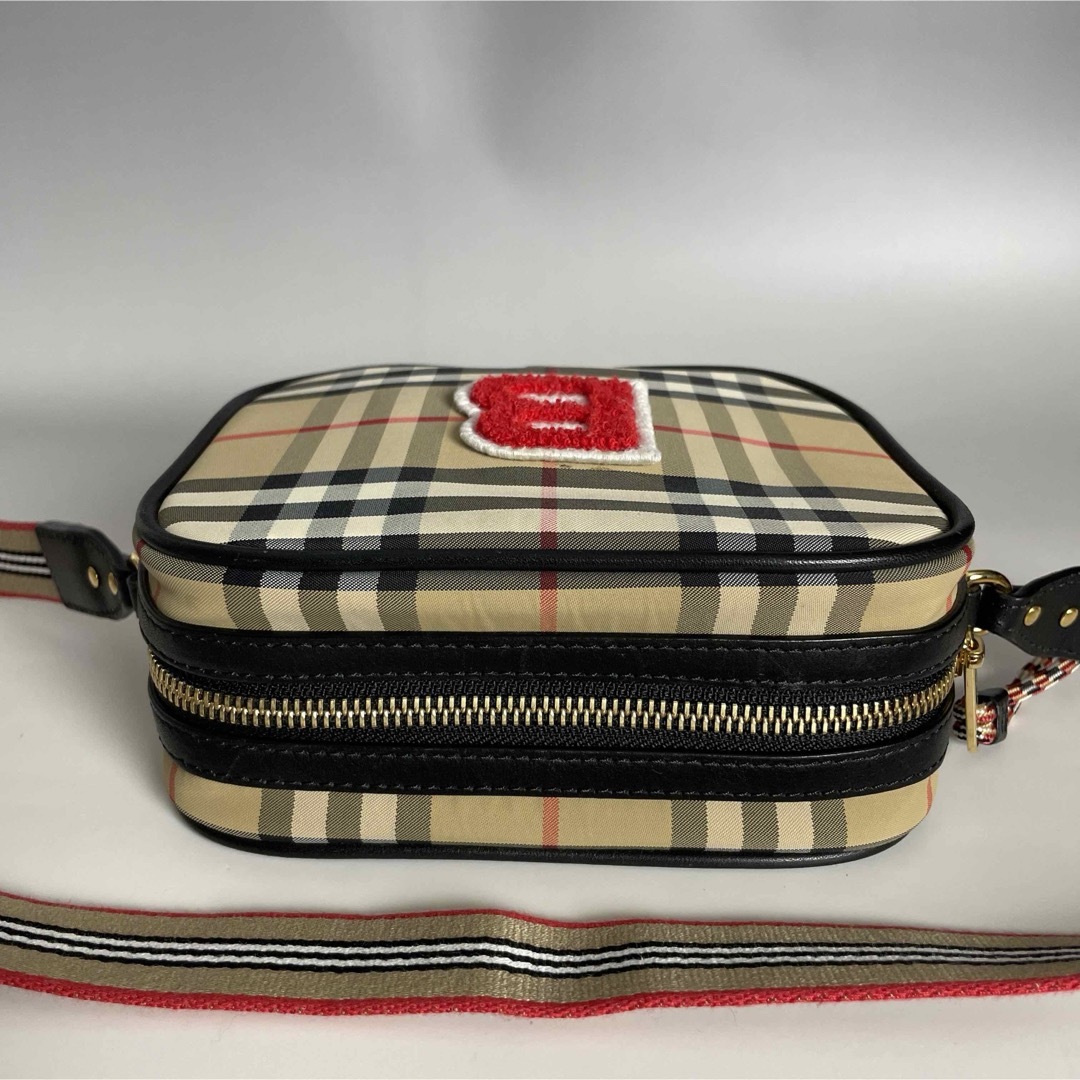 Burberry 極美品 ショルダーバッグ ノバチェック バーバリー カメラ Burberry 極美品 ショルダーバッグ ノバチェック バーバリー カメラ