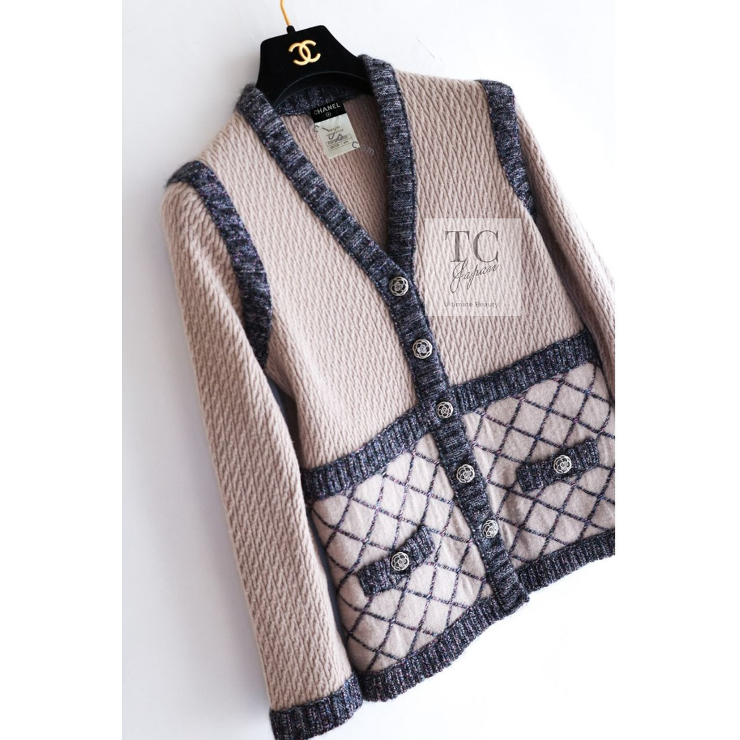CHANEL - 47万 シャネル カーディガン CHANEL ベージュ グレー CHANEL - 47万 シャネル カーディガン CHANEL ベージュ グレー