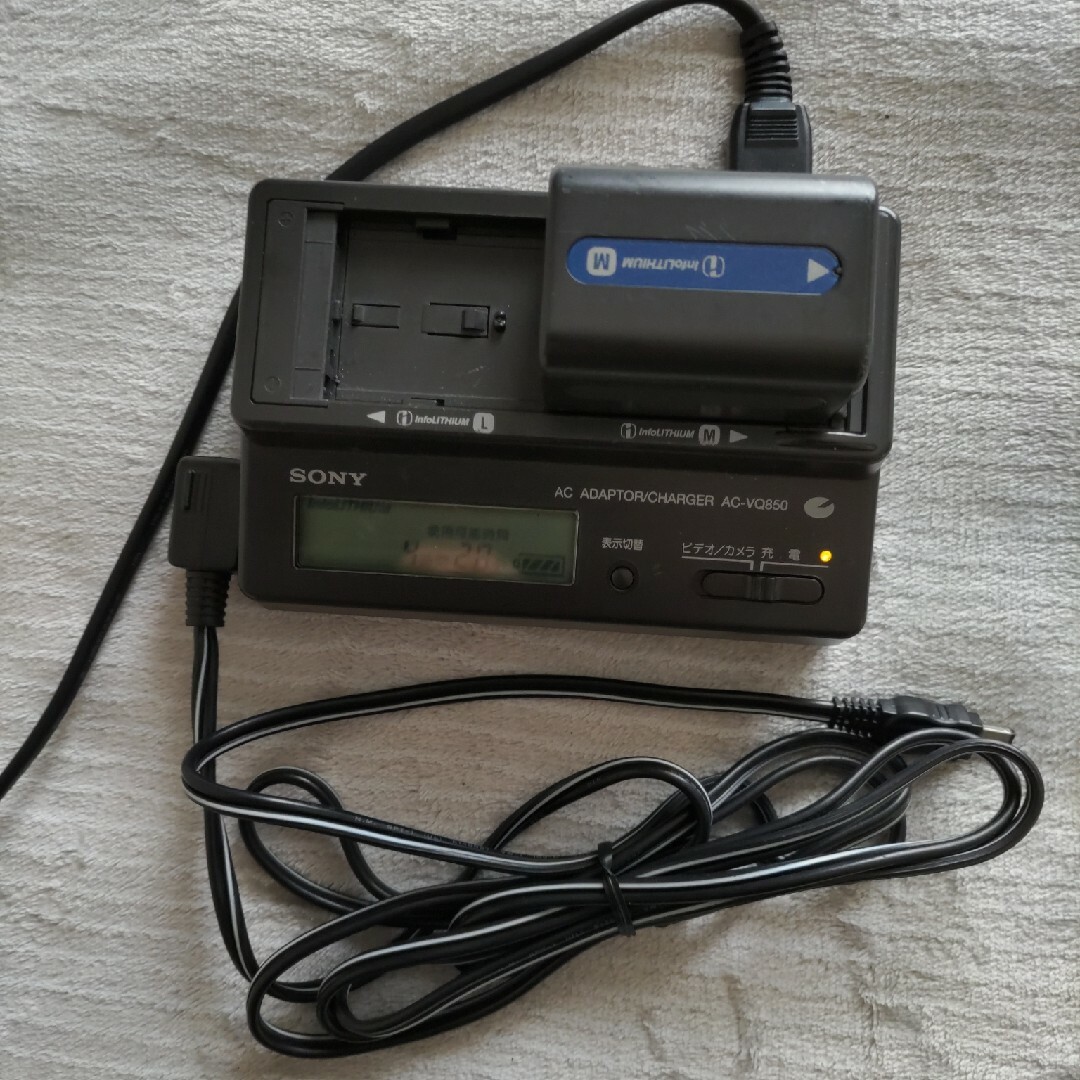 SONY HDR-CX680 バッテリー3個付き (ビデオカメラで長時間録画 SONY HDR-CX680 バッテリー3個付き (ビデオカメラで長時間録画
