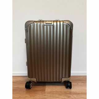 RIMOWA(ベージュ系)のフリマアイテム一覧 RIMOWA(ベージュ系)のフリマアイテム一覧