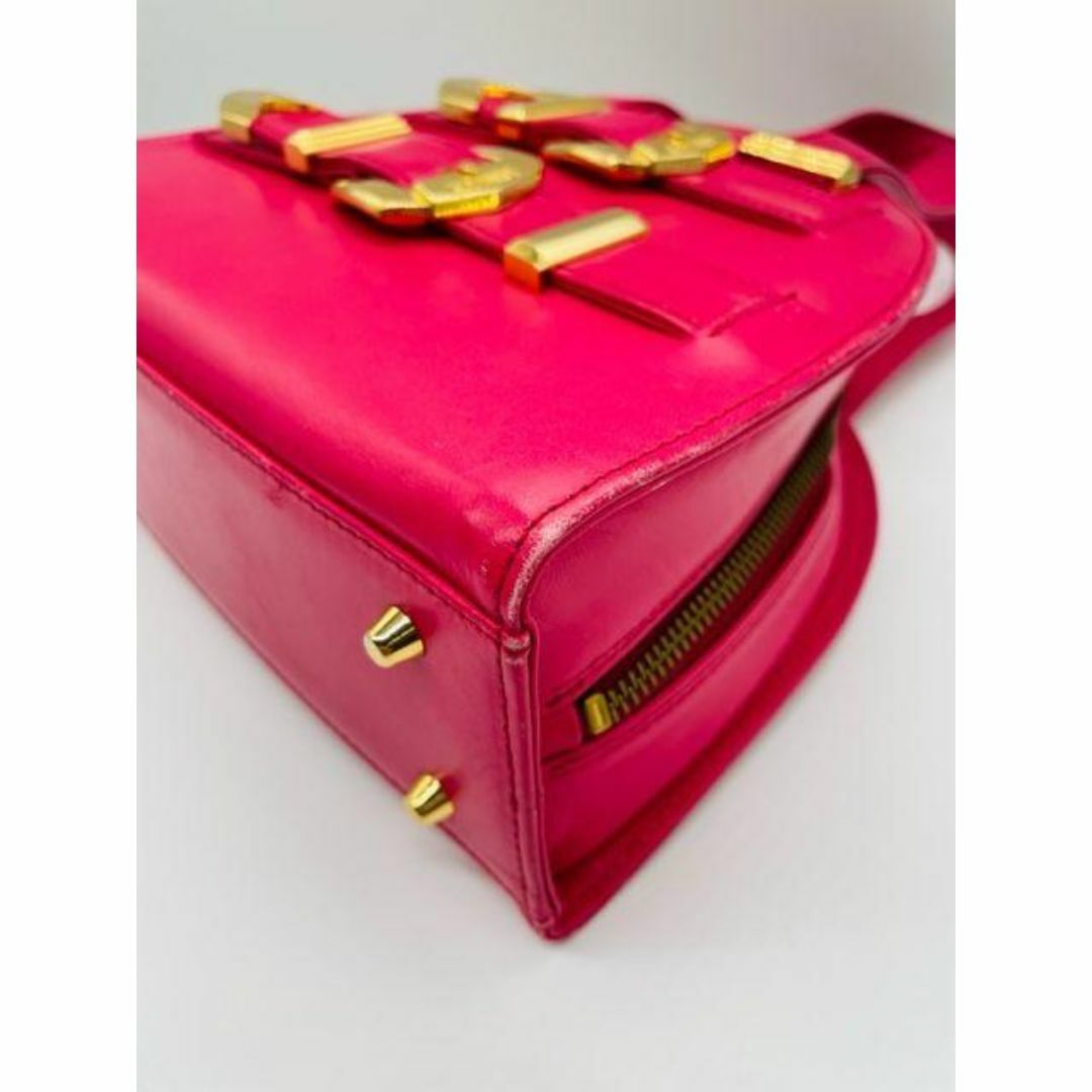 GIANNI VERSACE】ヴェルサーチ ベルトモチーフハンドバッグ GIANNI VERSACE】ヴェルサーチ ベルトモチーフハンドバッグ