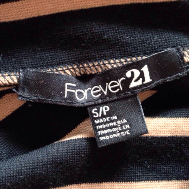 FOREVER 21(フォーエバートゥエンティーワン)のForever 21 タイトスカート レディースのスカート(ミニスカート)の商品写真