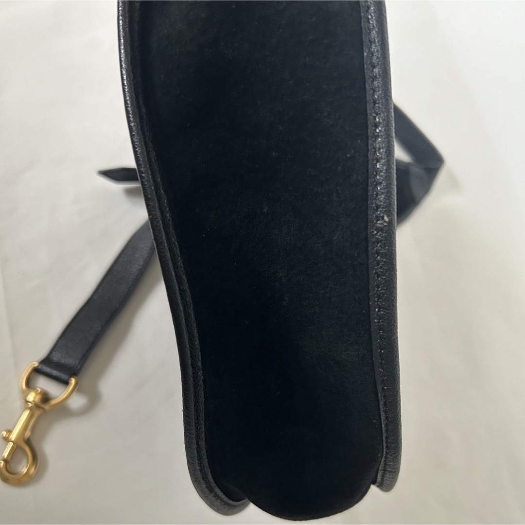 GUCCIヴィンテージ ホースビット スエード ショルダーバッグ GUCCIヴィンテージ ホースビット スエード ショルダーバッグ