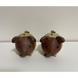 ミノヤキ(美濃焼)の【美濃焼】（調味料入れ）可愛い子ブタのソルト＆ペッパー入れ　和食器(収納/キッチン雑貨)
