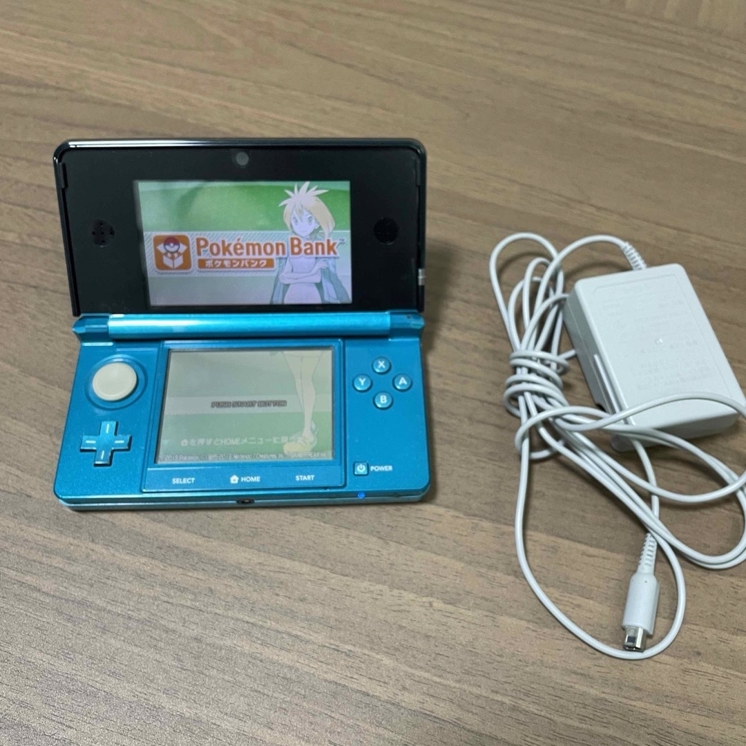 2024年のクリスマスの特別な衣装 3DS本体 ポケモンバンク ダウンロード済み 充電器付き ニンテンドー3DS本体