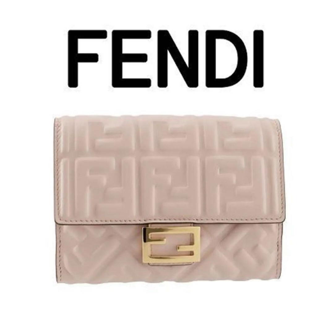 FENDI バゲットミディアム 二つ折り財布 FENDI バゲットミディアム 二つ折り財布