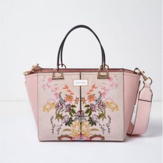 リバーアイランド(RIVER ISLAND)の2017新作【新品未使用】RiverIsland 花柄刺繍トート花柄♡ピンク(トートバッグ)