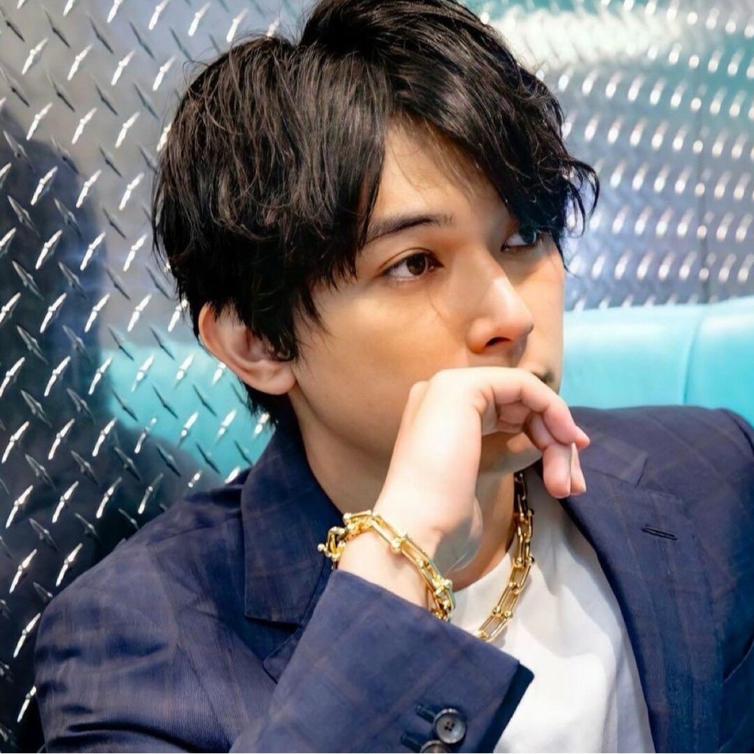芸能人 愛用モデル 存在感抜群 ハードウェア ブレスレット 極美 芸能人 愛用モデル 存在感抜群 ハードウェア ブレスレット 極美