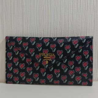 PRADA(財布)のフリマアイテム一覧 PRADA(財布)のフリマアイテム一覧