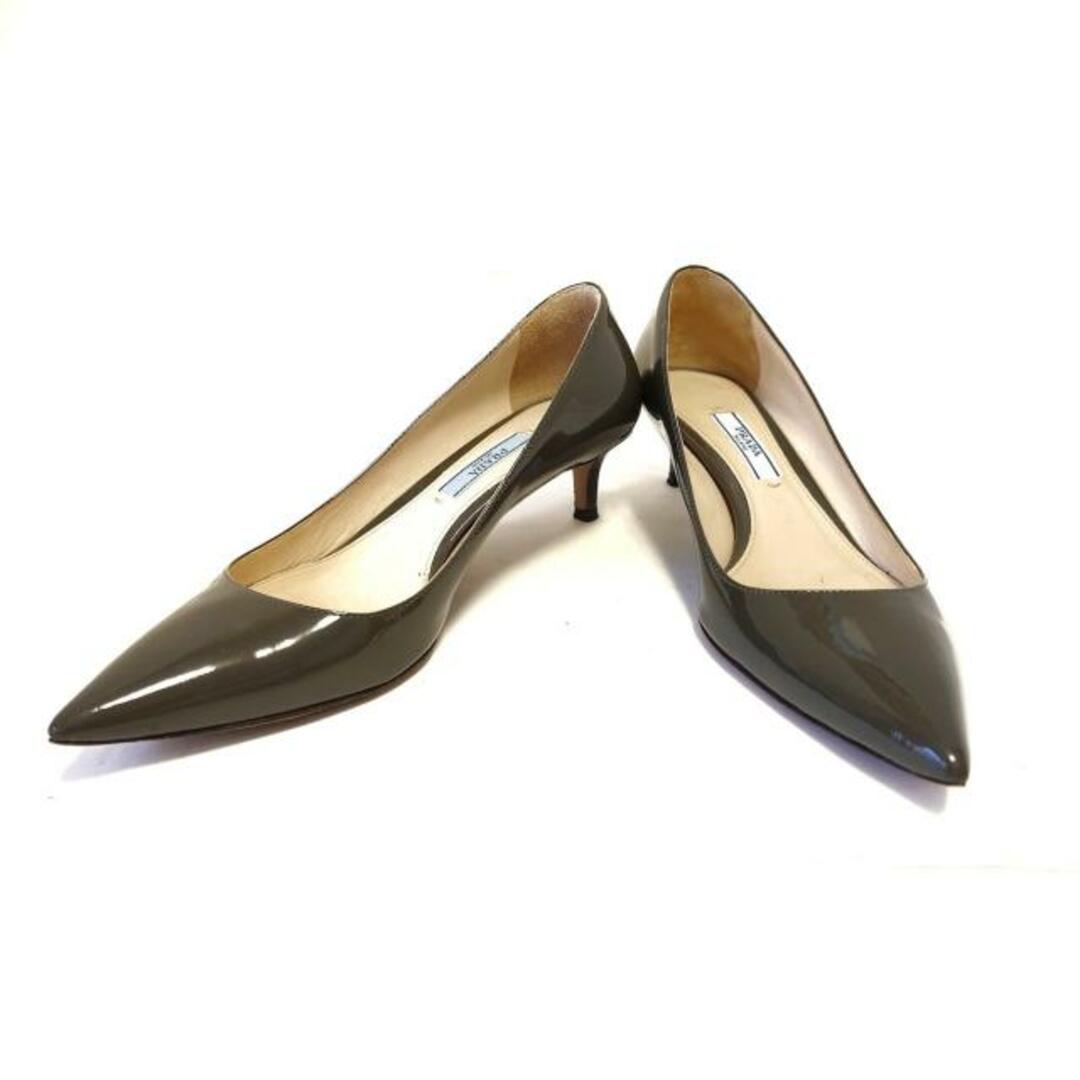 PRADA(プラダ) パンプス 36 1/2 レディース - カーキ エナメル(レザー) PRADA(プラダ) パンプス 36 1/2 レディース - カーキ エナメル(レザー)