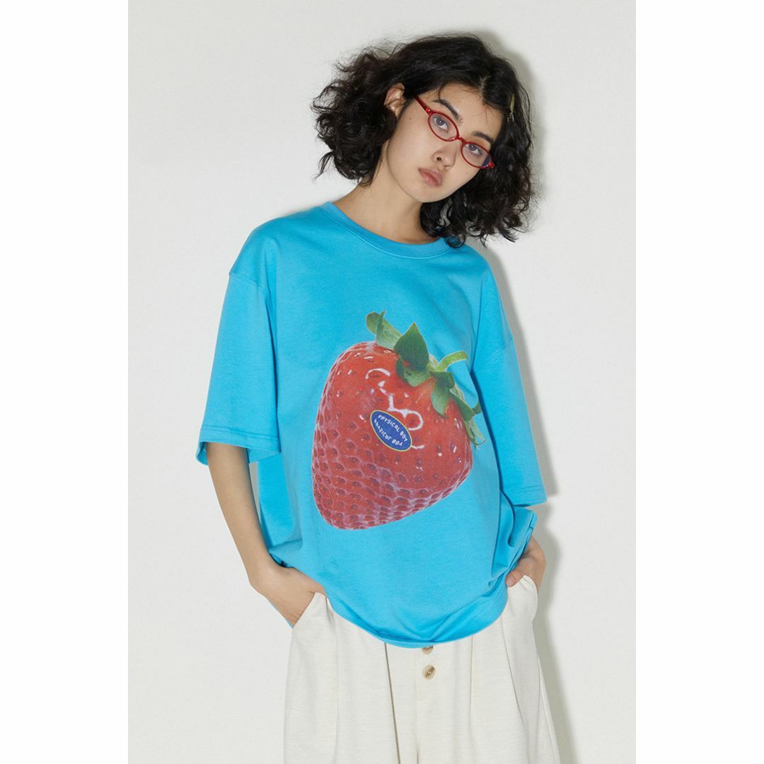 人気の雑貨がズラリ！ Physical - AURALEE Boy ユニ Tシャツ ビッグ ブルー イチゴ柄 Tシャツ(半袖+袖なし)