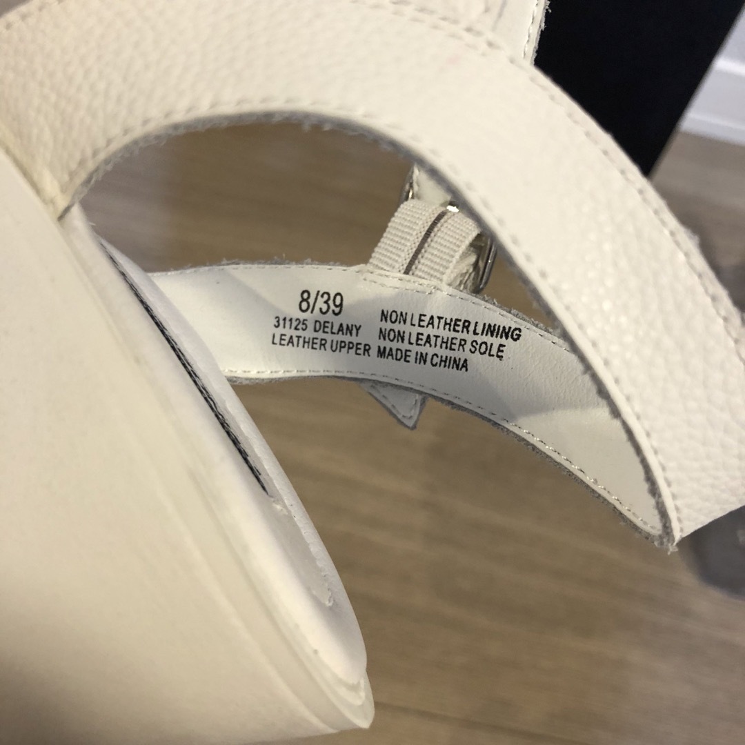 EU39 windsor smith サンダル DELANY 厚底 ホワイト 靴/シューズ EU39 windsor smith サンダル DELANY 厚底 ホワイト 靴/シューズ