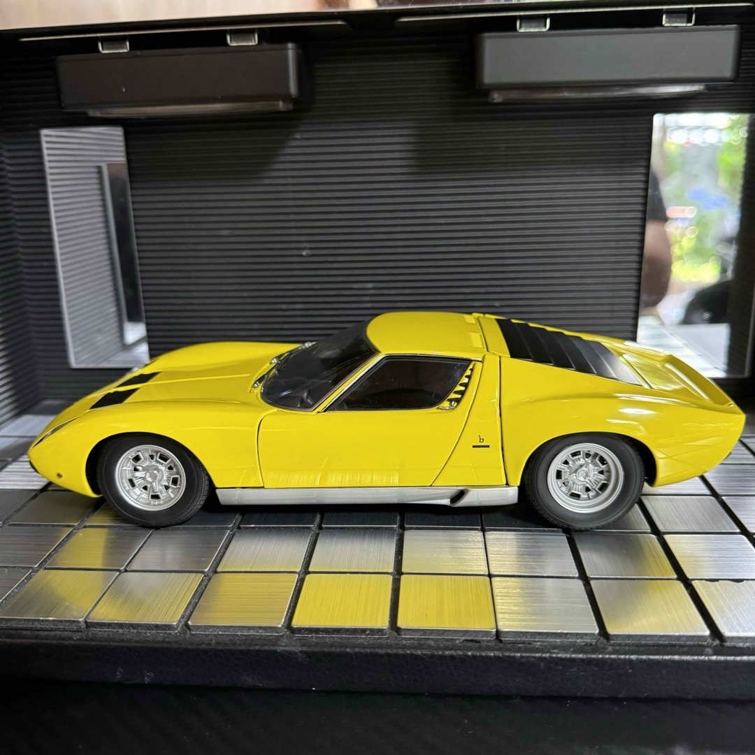 AUTOart - 絶版激レア品 オートアート 1/18 ランボルギーニ AUTOart - 絶版激レア品 オートアート 1/18 ランボルギーニ