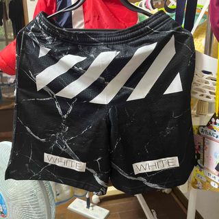 Off-White(ショートパンツ)のフリマアイテム一覧 Off-White(ショートパンツ)のフリマアイテム一覧