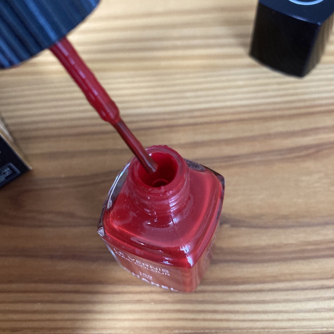 CHANEL(シャネル)のCHANEL ヴェルニ ネイルエナメル　159 fire 赤　マニキュア コスメ/美容のネイル(マニキュア)の商品写真