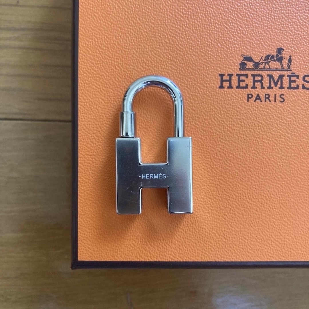 HERMES キーホルダー 《クイズ・レインボー》 カデナ キーリング HERMES キーホルダー 《クイズ・レインボー》 カデナ キーリング