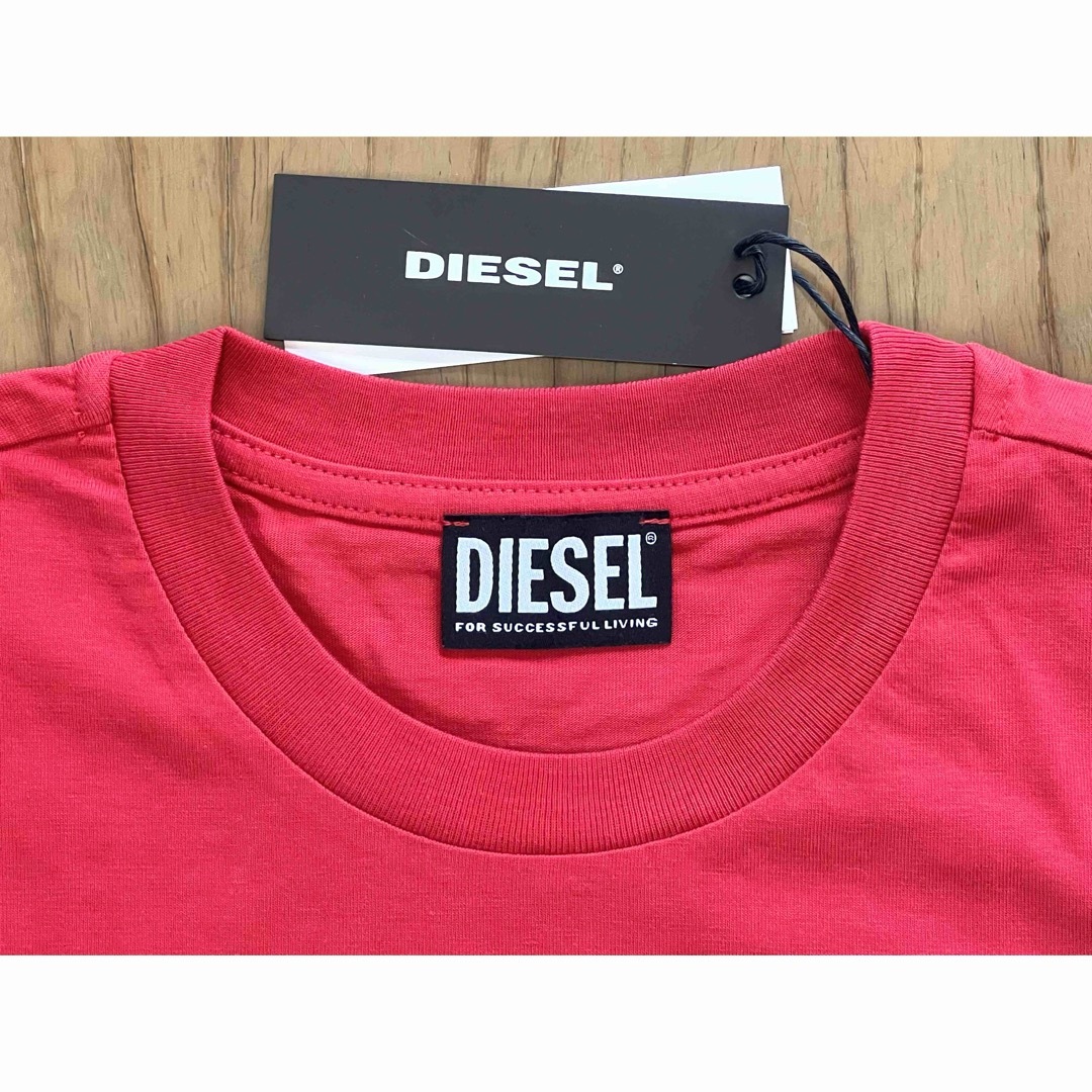 DIESEL - DIESEL レディース 新品未使用 Sサイズ Tシャツ 赤 DIESEL - DIESEL レディース 新品未使用 Sサイズ Tシャツ 赤