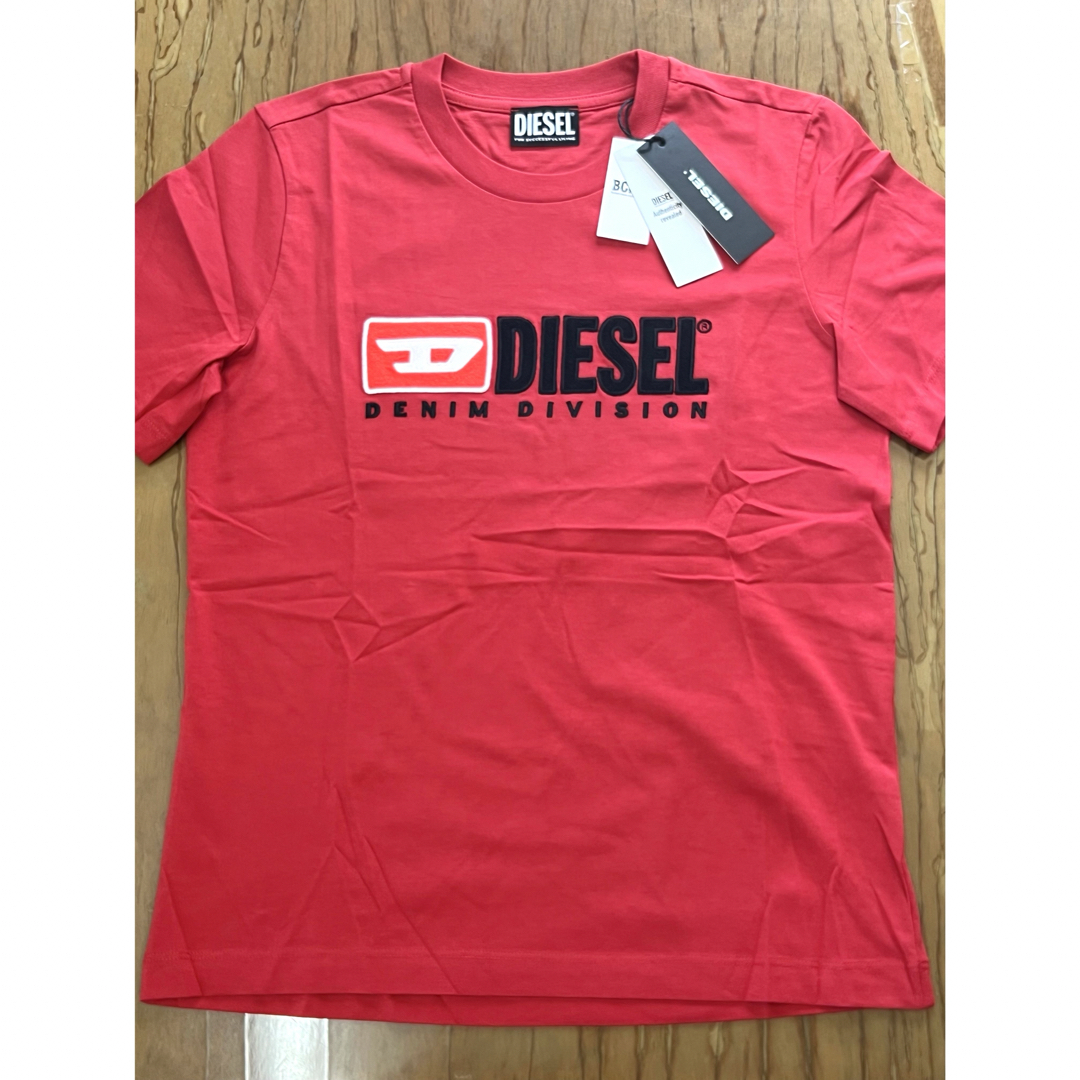 DIESEL - DIESEL レディース 新品未使用 Sサイズ Tシャツ 赤 DIESEL - DIESEL レディース 新品未使用 Sサイズ Tシャツ 赤