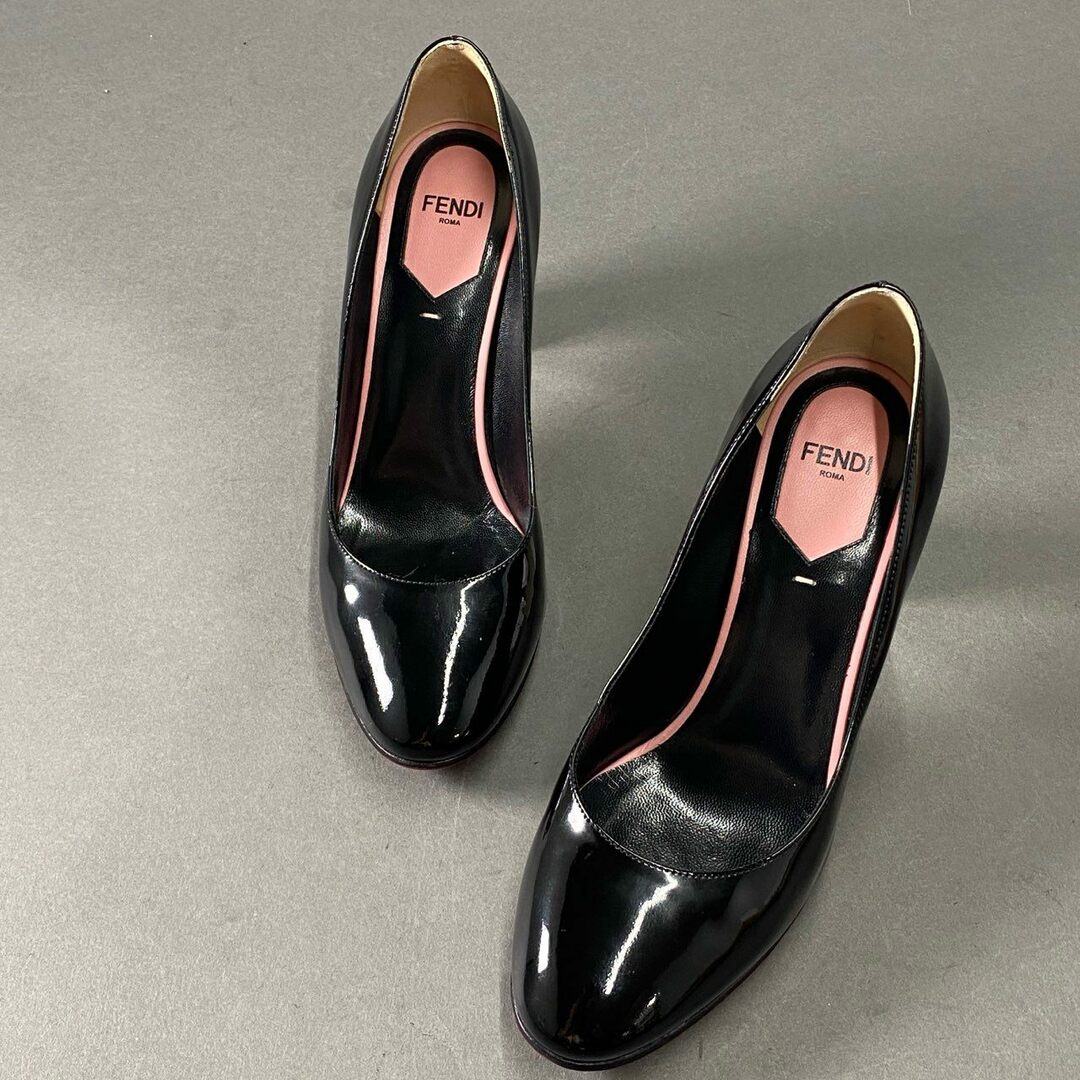 FENDI - 5f2 FENDI フェンディ パテントレザー ヒールパンプス FENDI - 5f2 FENDI フェンディ パテントレザー ヒールパンプス