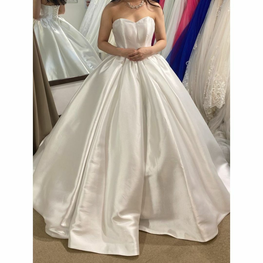 エレガント ウェディングドレス ベアトップ 編み上げ 光沢サテン 結婚式/前撮り