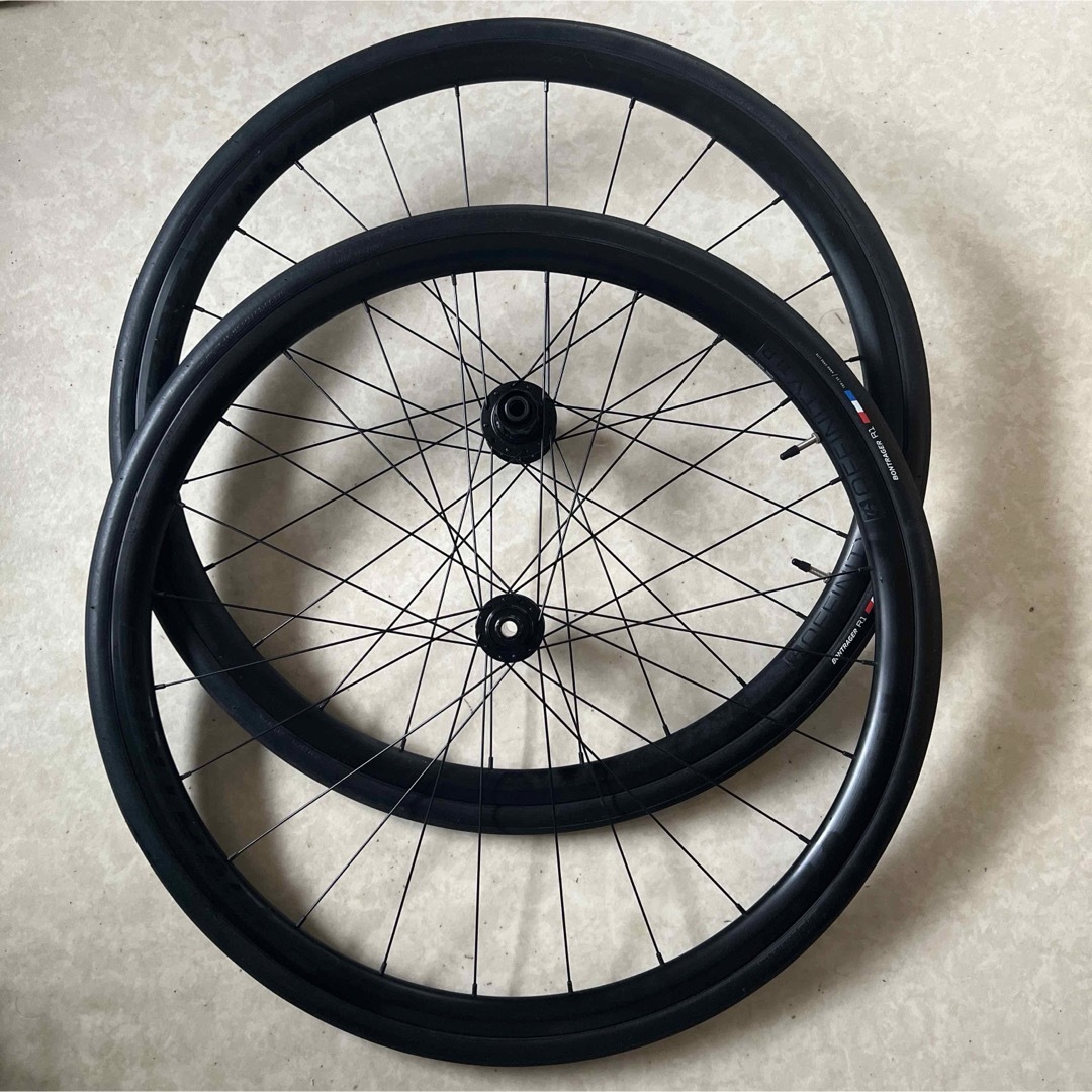TREK Emonda ALR5 純正タイヤホイールセット(BONTRAGER) TREK Emonda ALR5 純正タイヤホイールセット(BONTRAGER)