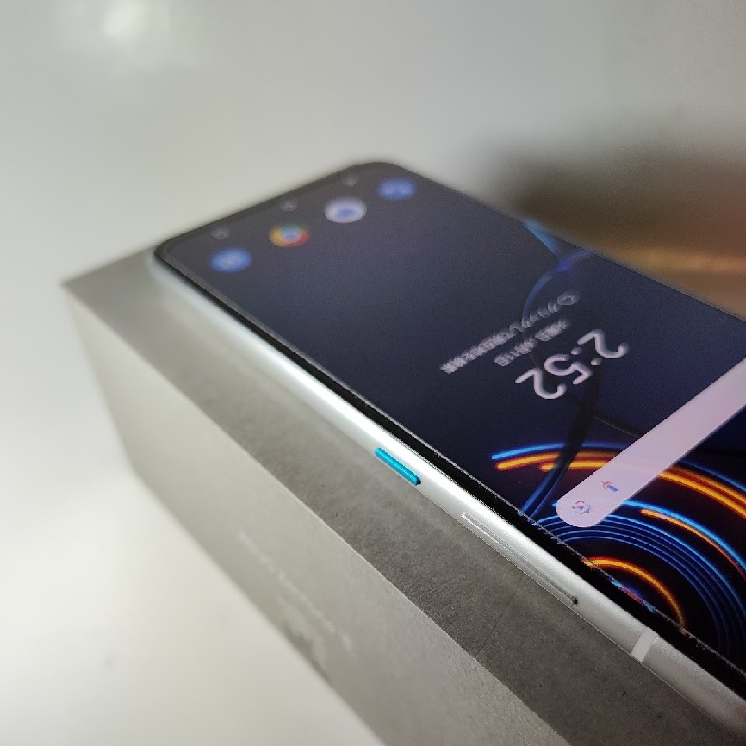 ASUS スマートフォン Zenfone 8 ムーンライトホワイト ZS590… ASUS スマートフォン Zenfone 8 ムーンライトホワイト ZS590…