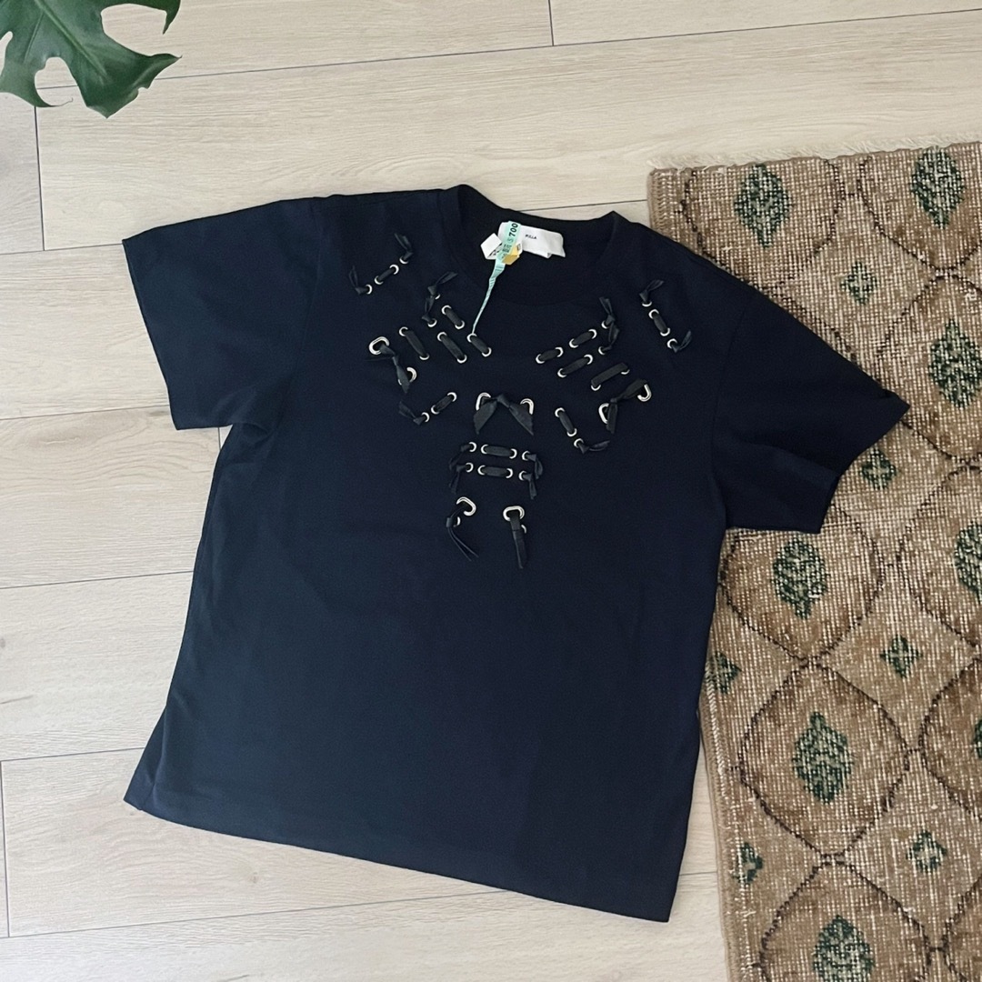 TOGA - トーガTOGA PULLA レザーリボンデザインTシャツ ネイビー TOGA - トーガTOGA PULLA レザーリボンデザインTシャツ ネイビー