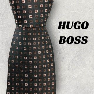HUGO BOSS - 【6290】 美品！ヒューゴボス　ネクタイ　ブラック系　スクエア柄