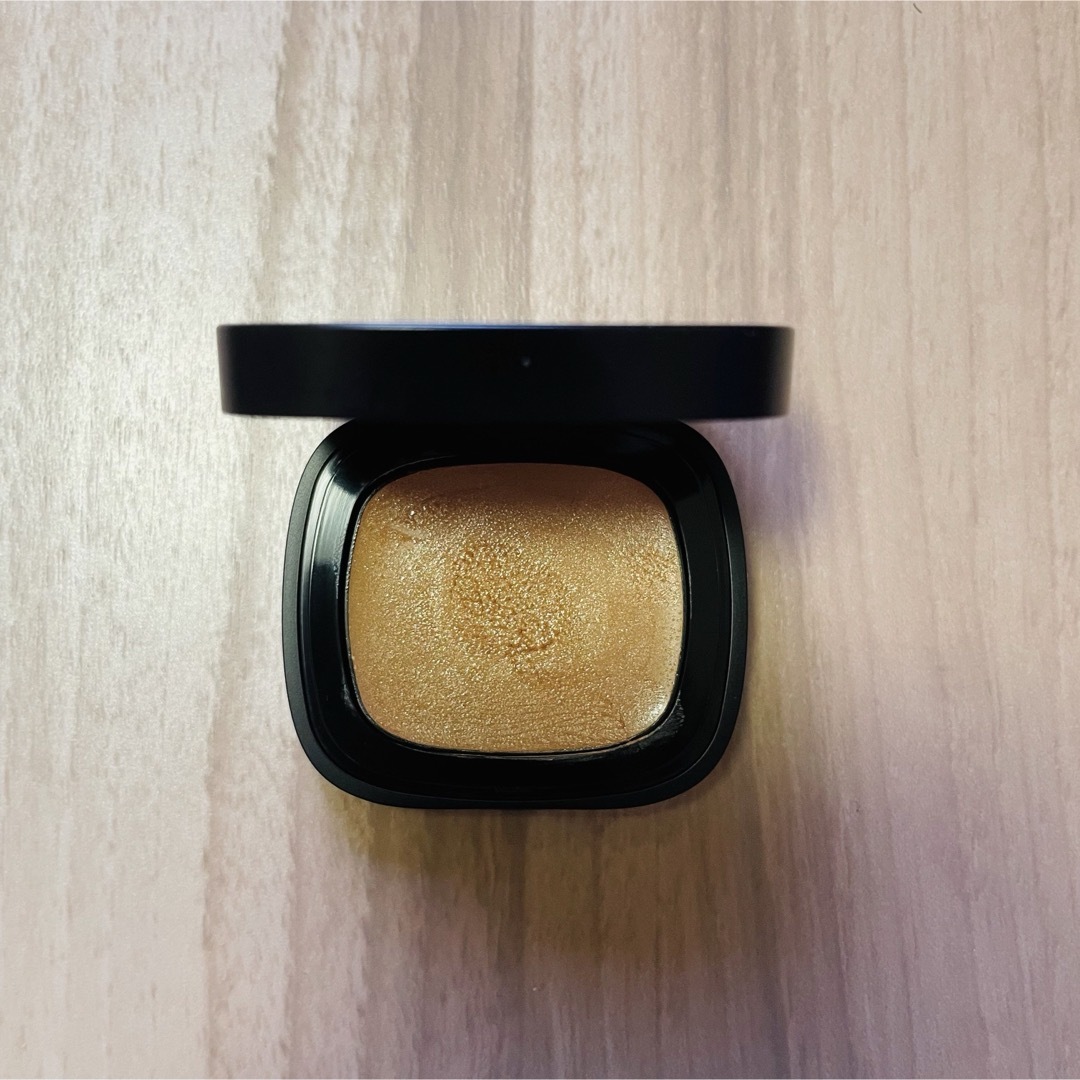 shiro(シロ)のSHIRO シアハイライターカラー2B02  コスメ/美容のベースメイク/化粧品(チーク)の商品写真