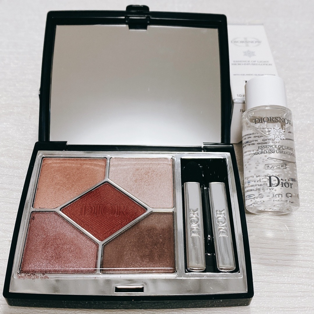 Dior - Diorディオールショウ サンククルール879ルージュ Dior - Diorディオールショウ サンククルール879ルージュ