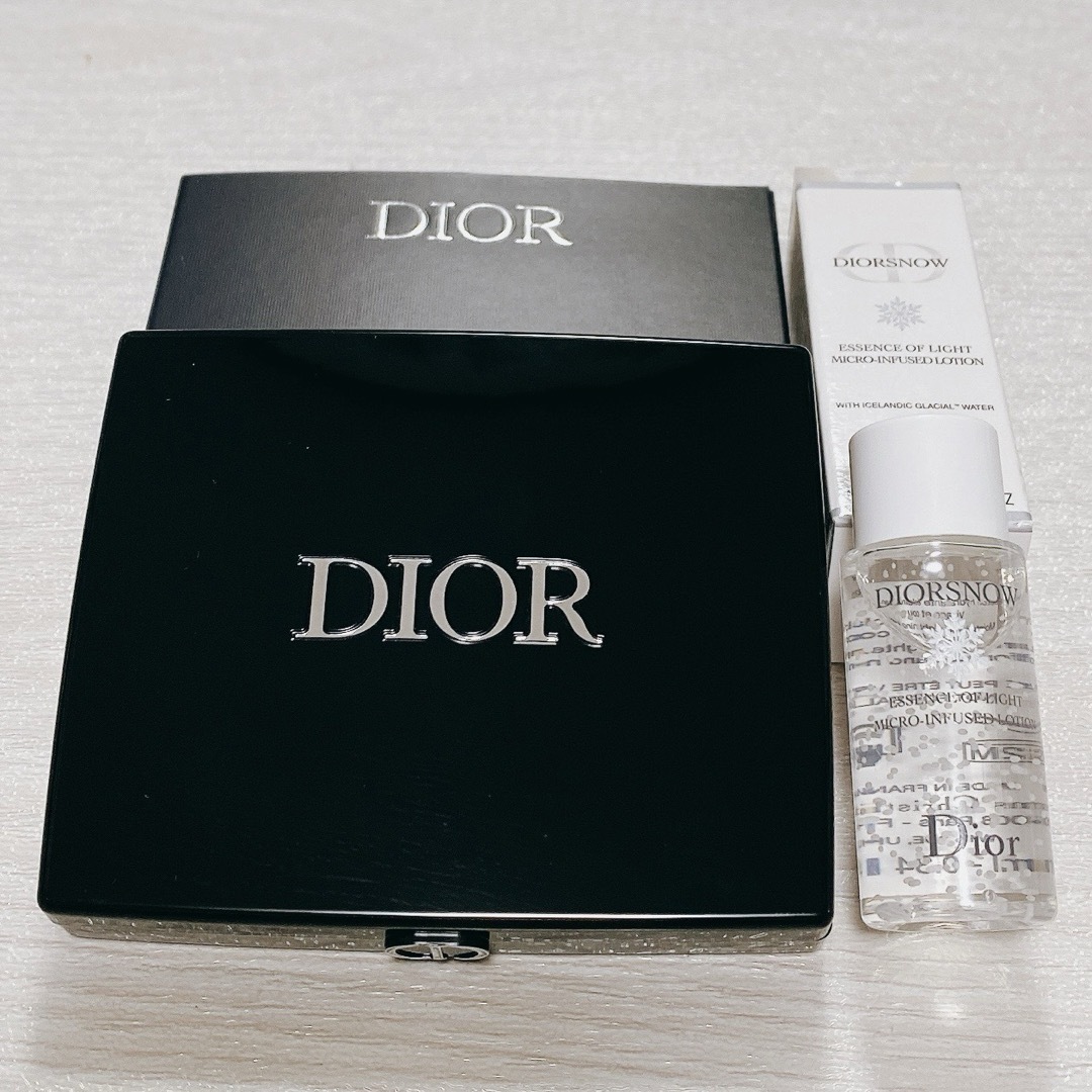 Dior - Diorディオールショウ サンククルール879ルージュ Dior - Diorディオールショウ サンククルール879ルージュ