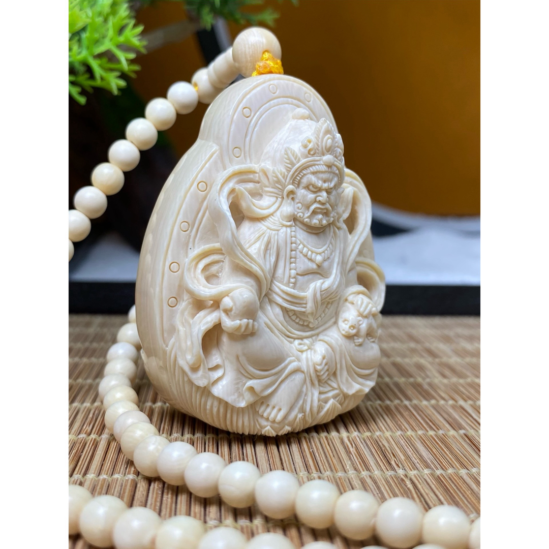 天然マンモス牙美しい手作り彫刻 1黄財神 ネックレス 天然マンモス牙美しい手作り彫刻 1黄財神 ネックレス