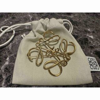 LOEWE(ブローチ/コサージュ)のフリマアイテム一覧 LOEWE(ブローチ/コサージュ)のフリマアイテム一覧