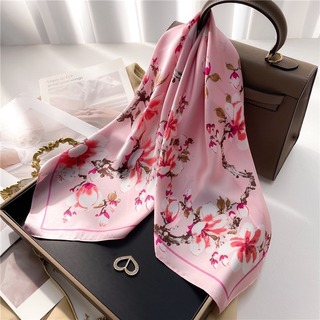 売れ筋商品♡　スカーフ　ピンク　花柄　バッグチャーム　サテン　紫外線対策　高級感(バンダナ/スカーフ)