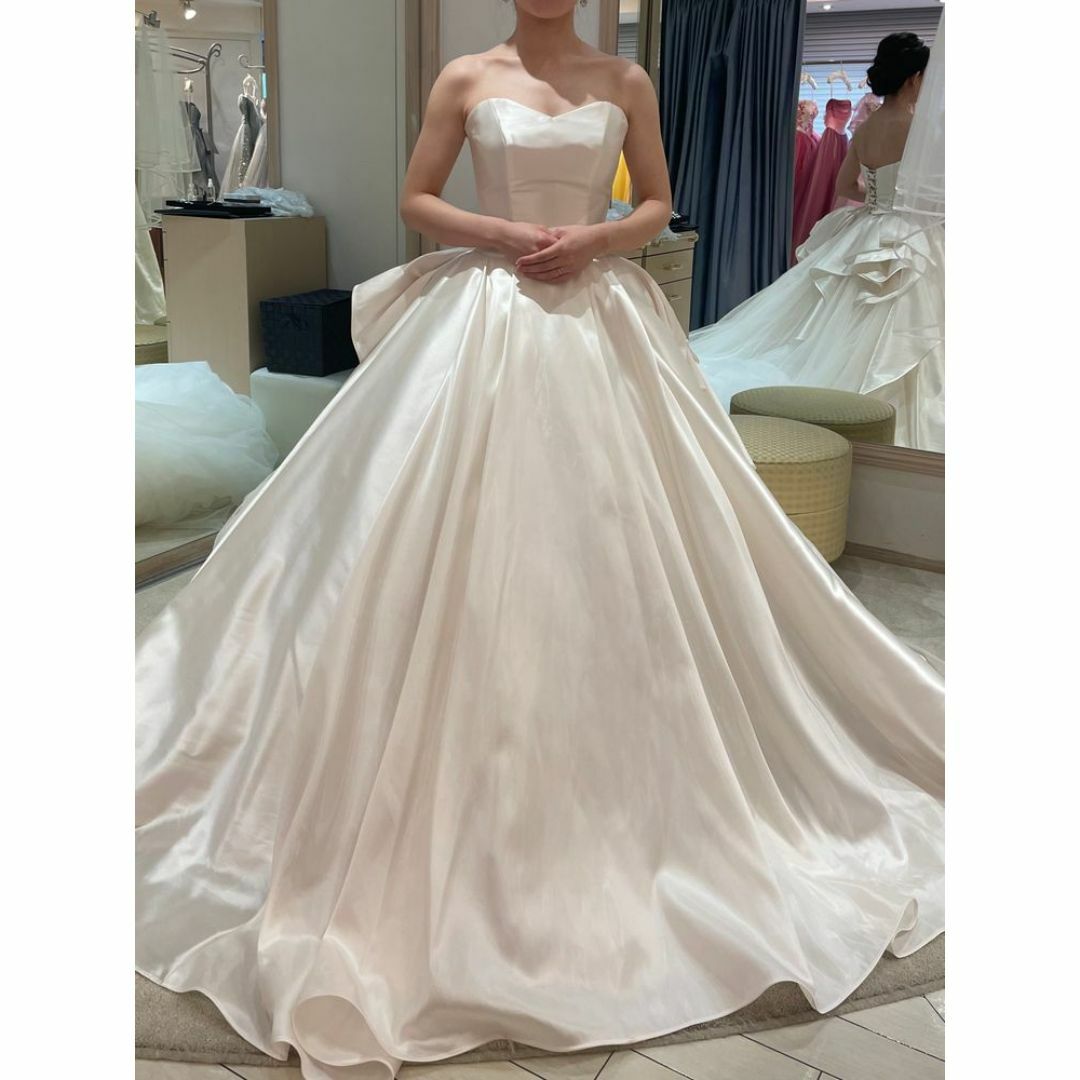 ウェディングドレス エレガント ベアトップ 豪華なバックリボン 編み上げ 結婚式