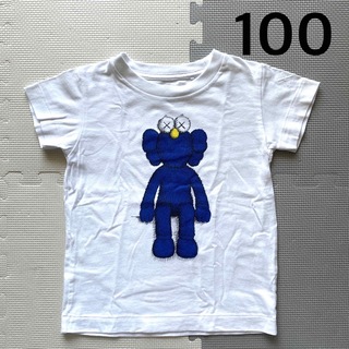 UNIQLO - 【美品】ユニクロ　カウズ　KAWS Tシャツ　100