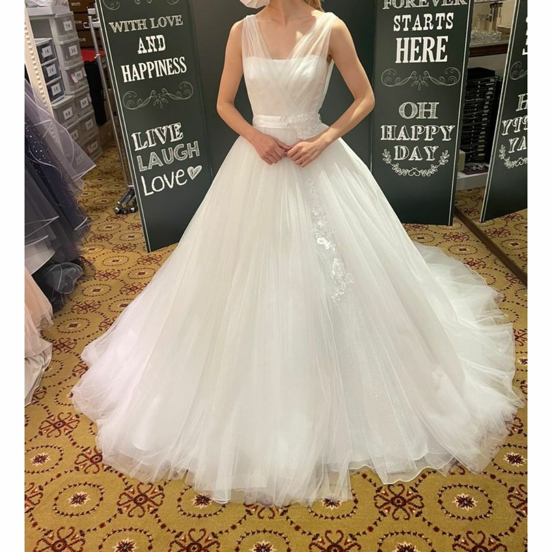 高品質！ウェディングドレス ベアトップ Aライン 細見えシルエット結婚式/披露宴
