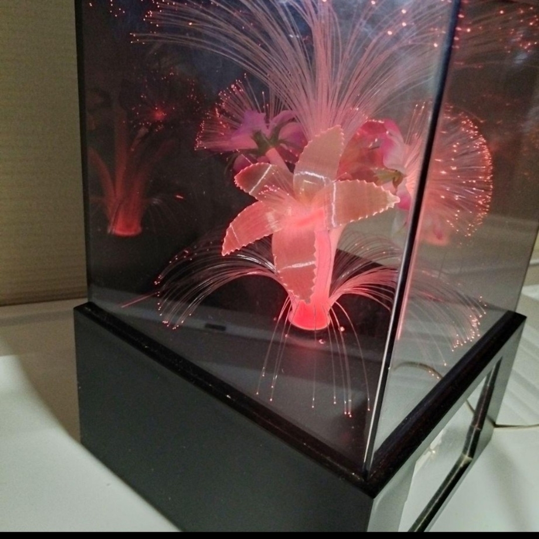昭和レトロ】 電気スタンド&時計 光ファイバーで色変幻自在に 昭和レトロ】 電気スタンド&時計 光ファイバーで色変幻自在に