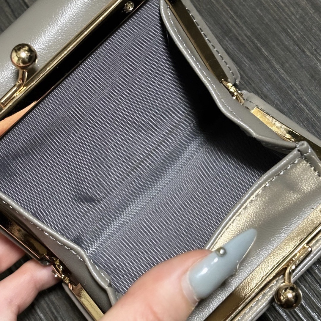 三つ折り財布　がま口　送料無料⭐︎美品 レディースのファッション小物(財布)の商品写真